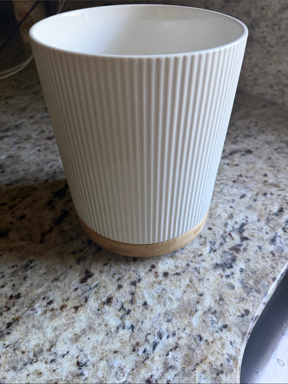 White Ribbed Ceramic Kitchen Utensils Holder 360 Rotation